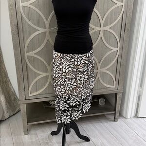 Black and White Patterned Women's Skirt